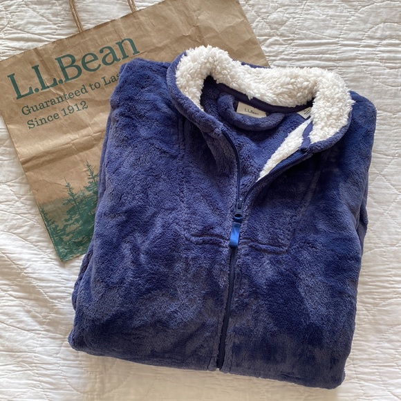 LL Bean Wicked Plush Robe - Picture 16 of 16